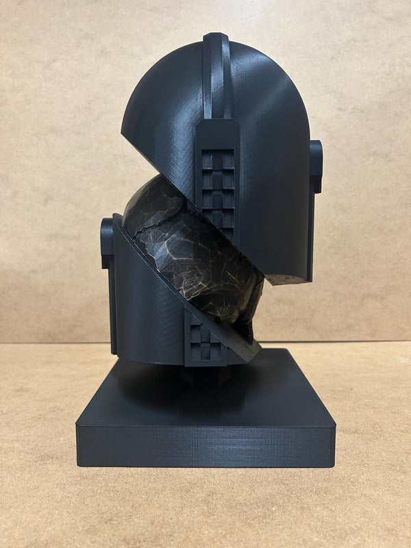 Mandalorian Skull Helmet - Mandalorian - 3D printed - Display - 3D Print - Hand Painted